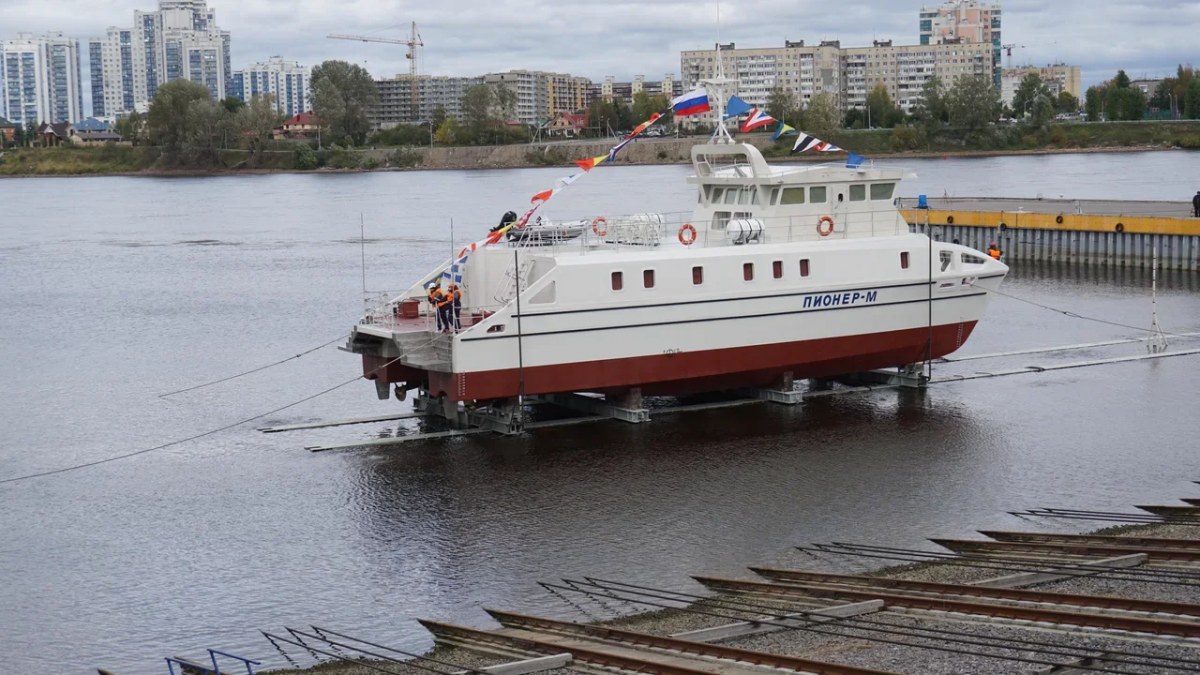 Первое научно-исследовательское беспилотное судно «Пионер-М» спустили на  воду